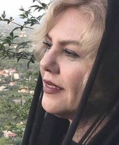 افسانه چهره آزاد