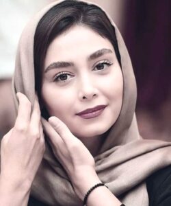 بیوگرافی دیبا زاهدی