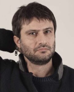 بیوگرافی شهرام حقیقت دوست