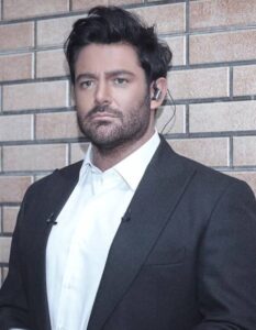 محمدرضا گلزار