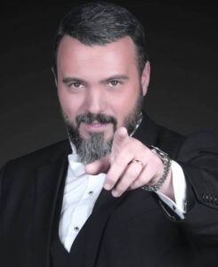 کامبیز دیرباز