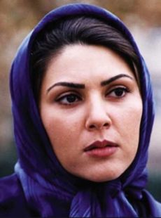 دانلود فیلم این زن حرف نمیزند